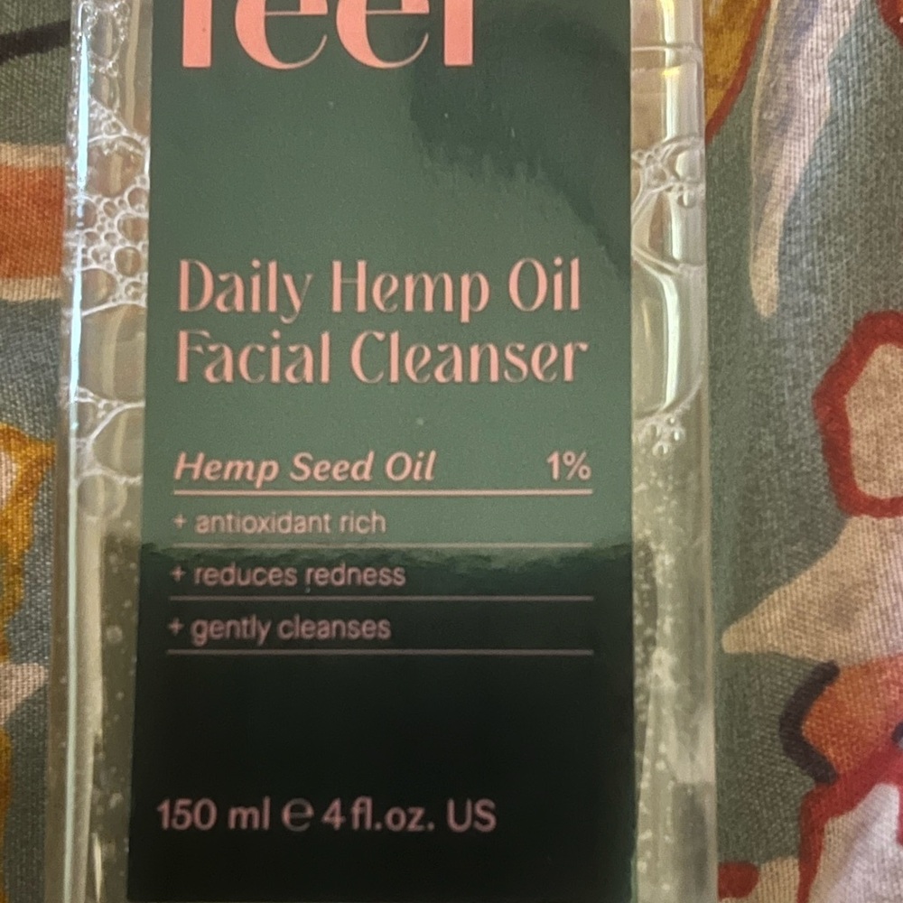 Daily Hemp Oil Facial Cleanser | 1% Hemp Seed Oil | New / Sealed - Picture 4 of 5